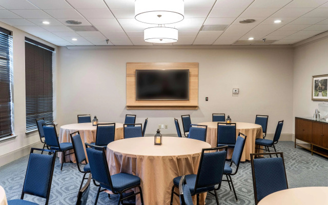 Country Inn & Suites by Radisson, Metairie (New Orleans), LA