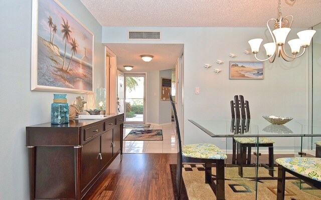 Vista Verde East by Vtrips