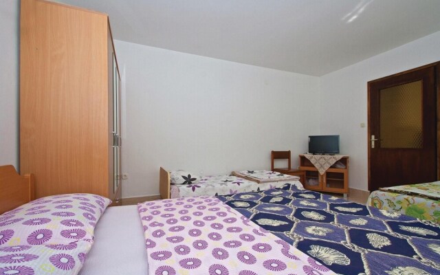 Nice Home in Liznjan With Wifi and 1 Bedrooms