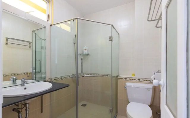 OYO 732 Dylan Hotel