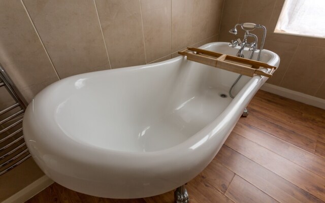 Westlakes Hotel and Restaurant