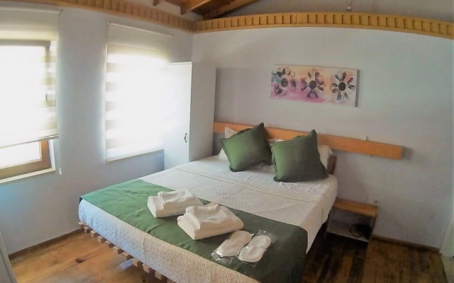 Athenada Otel
