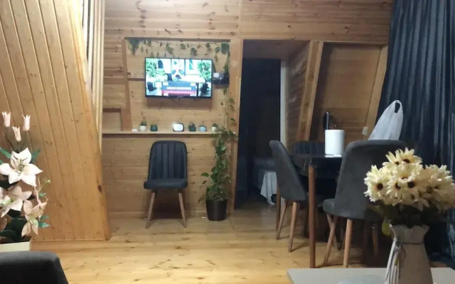 Thomas Hut