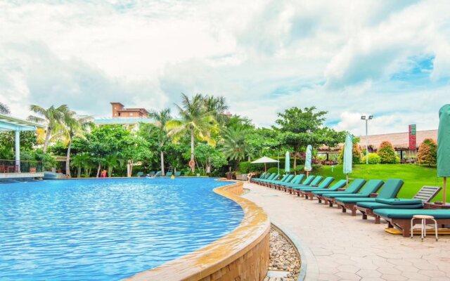 Sanya Seacube Holiday Hotel