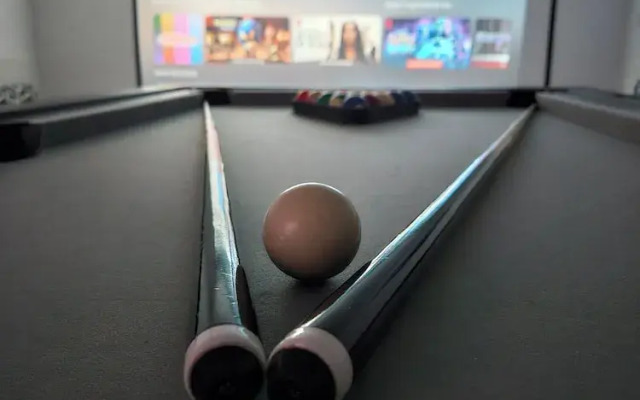 Annexe Pool Table, air Hockey, Table Tennis, Movie