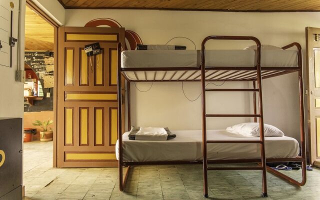 Casa Kayam Hostal y Residencia Artistica