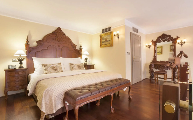 Iron Gate Hotel & Suites Prague by BHG