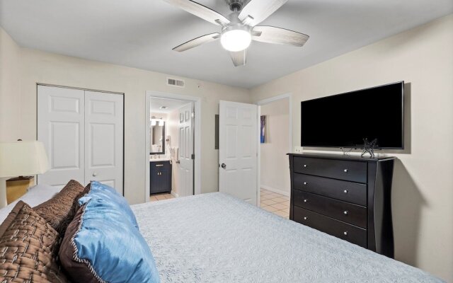 Pelican Beach 1702 1 Bedroom Condo by Pelican Beach Management