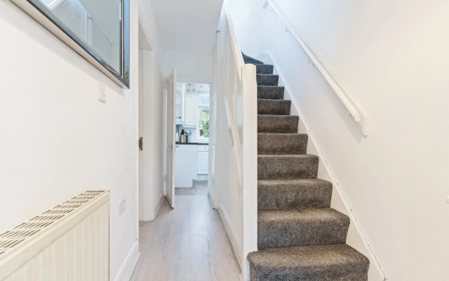 Spacious 3-bed House in Birmingham