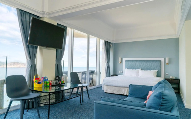 Warwick Hotel