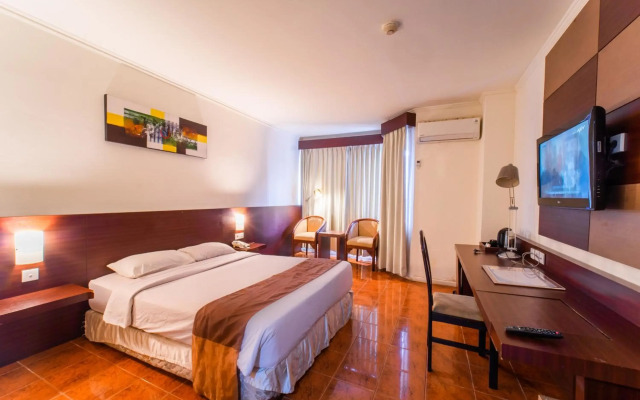 Capital O 1735 Adika Bahtera Hotel