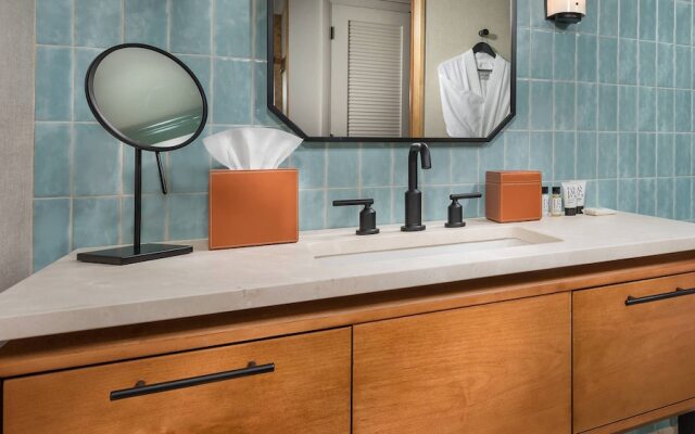 Merriweather Lakehouse, Autograph Collection