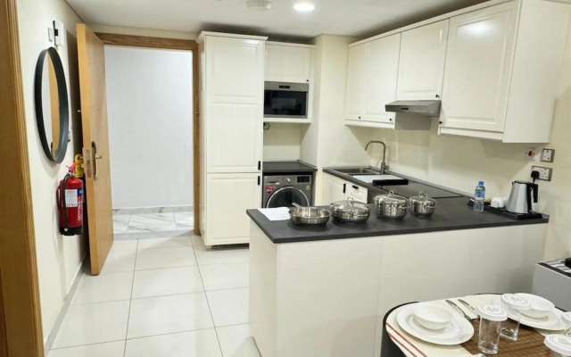 Al Manzil Residence & Suites