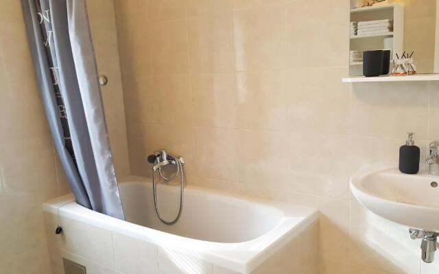 Apartments Beti - 70 m from sea