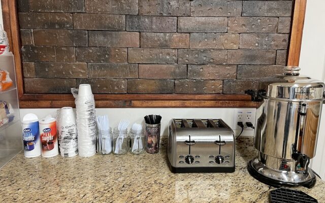 Howard Johnson by Wyndham Pecos