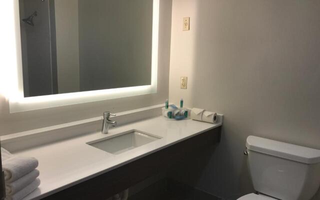 Holiday Inn Express Hotel & Suites Louisville East by IHG