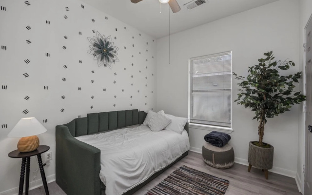 Wonderful Getaway EaDo 3BR Minutes to Downtown