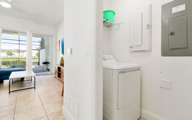 Stylish 3BR Townhouse With Pool Near Disney