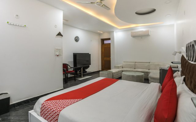 OYO 67790 Hotel Aarush