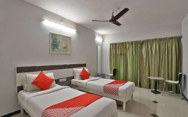 OYO 27796 Hotel Jubilee