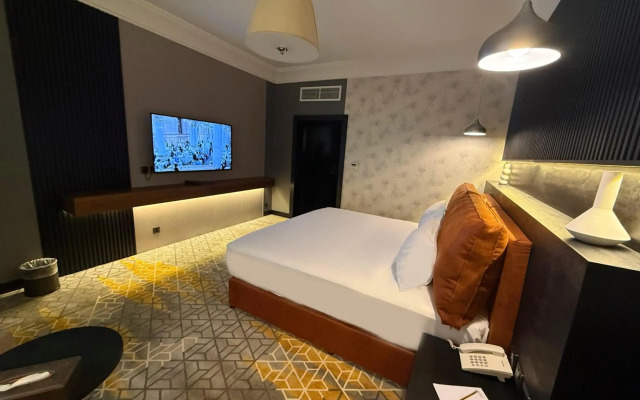 Crown Town Hotel