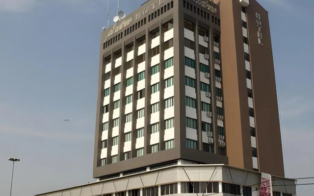 Pinetree Hotel