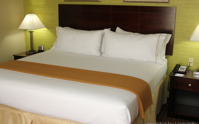 Holiday Inn Express and Suites Indianapolis W- Airport Area, an IHG Hotel