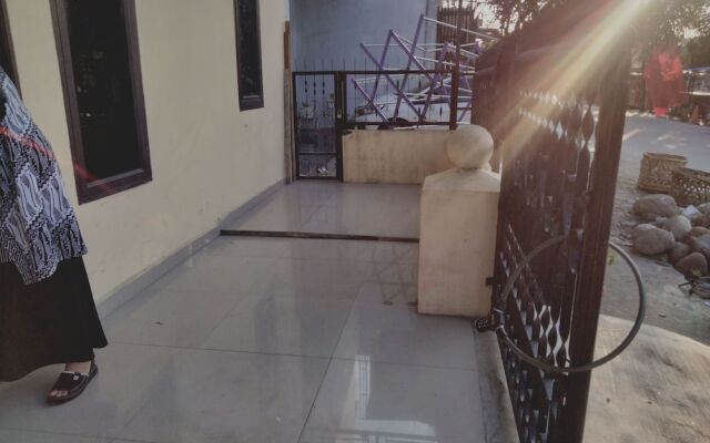 OYO 92881 Nany Ayahanda Syariah