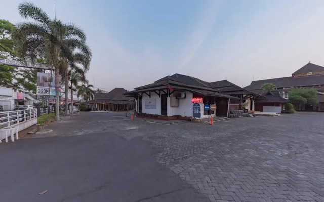 Urbanview Hotel Crown Tasikmalaya by RedDoorz