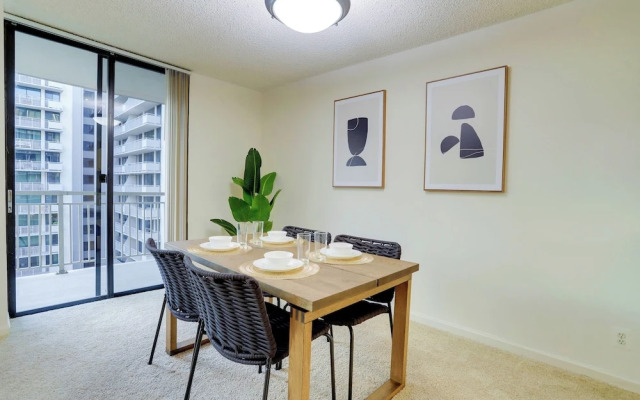 Close to Airport in Crystal City