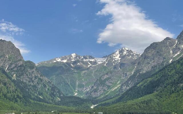 Panorama Ushba