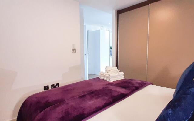 Comfy Studio with Balcony in Heart of Shoreditch