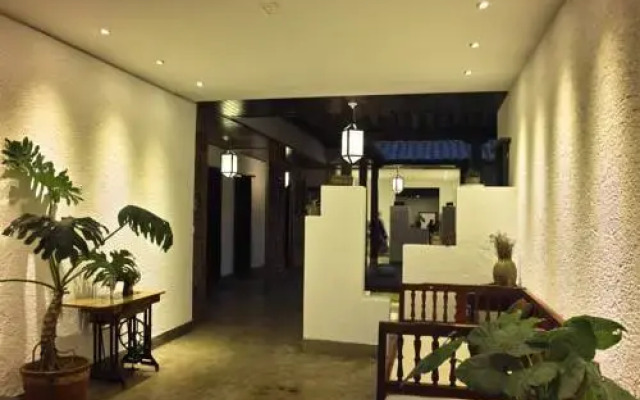 Maomaocool Traveling with Hotel Santa