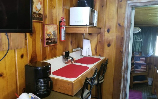 Ponderosa Pines Inn and Cabins