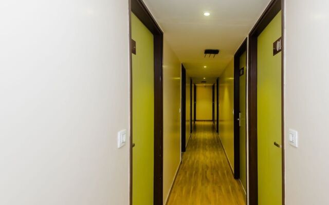 Capital O 29704 Regal International