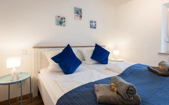 BRIGHT - Augsburg's Biggest - 4BR - Parking - Kitchen