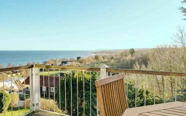 Three-Bedroom Holiday home in Allinge 3