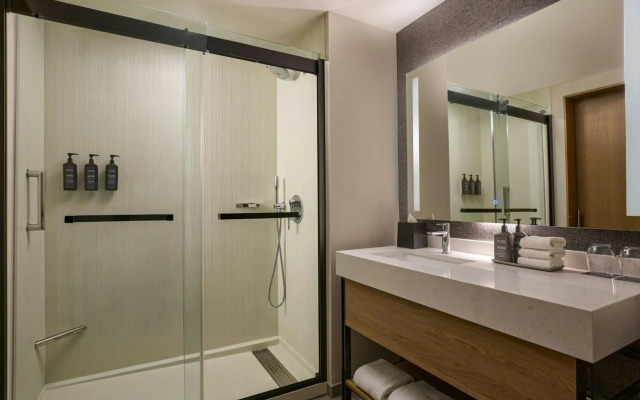 Sheraton Grand Sacramento Hotel