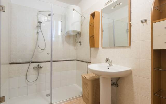 Seaside Villa in Zadar With Swimming Pool