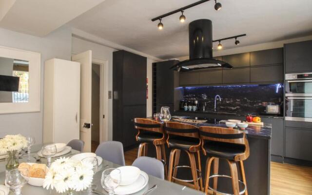 Harbourside House