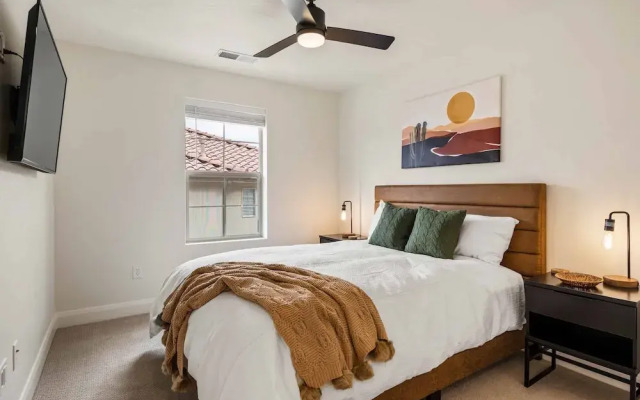 Red Rock Adventures 4 Bedroom Townhouse