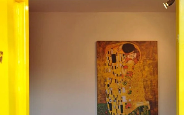 The Eight Guest House