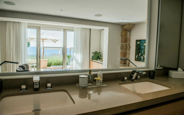 Compass House Boutique Hotel