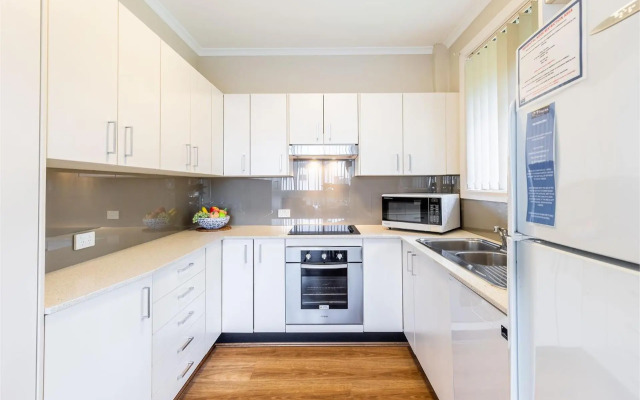 3 Fingal Court 2 Lentara Street