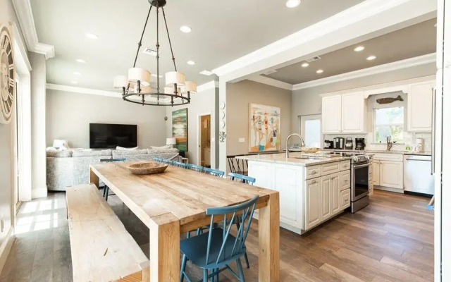 215 Spring Avenue 5 Bedroom Home by RedAwning