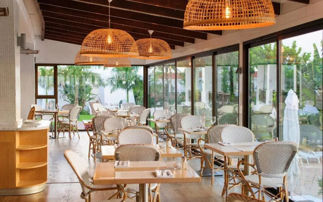 Sunprime Atlantic View Suite & Spa