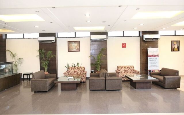 Capital O 15395 Hotel 42
