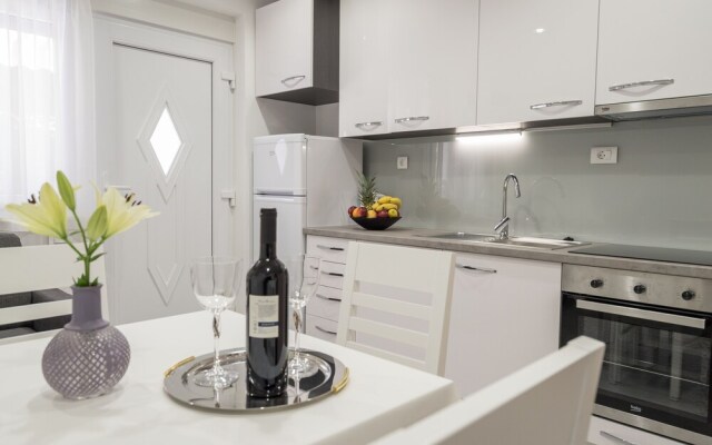 Drop In Split Apartments