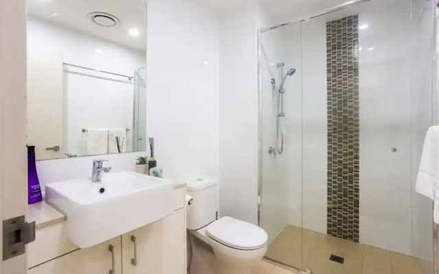 Brilliant 3 Month Corporate Rental With Balcony