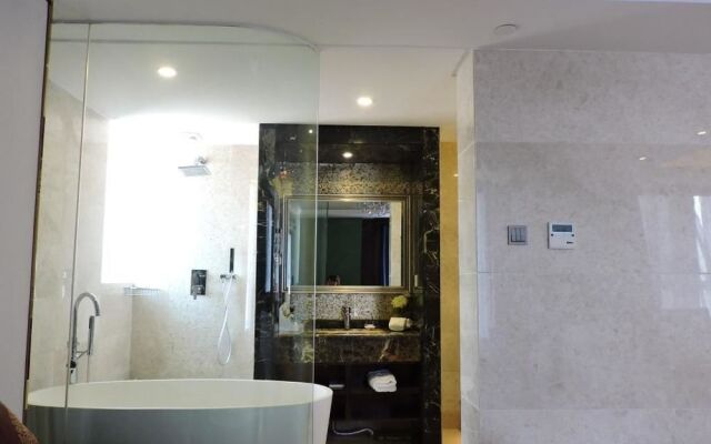 Four Seasons Huating Hotel